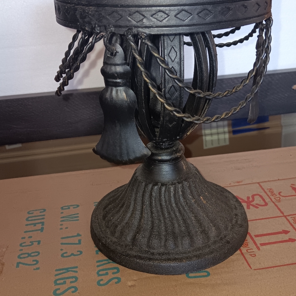 Candle holder
